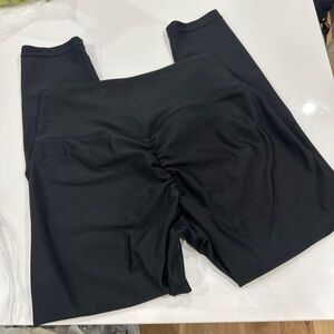 Cropped Ruched Black Leggings